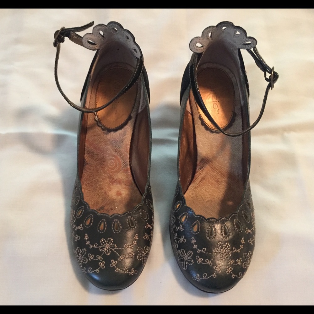 Kenzie Hunter Green Pumps